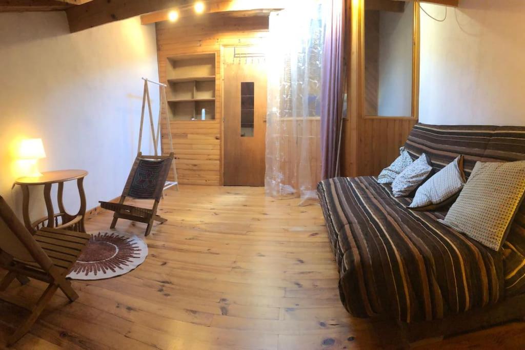 Maison Cosy Et Conviviale, Le B7 * Besset